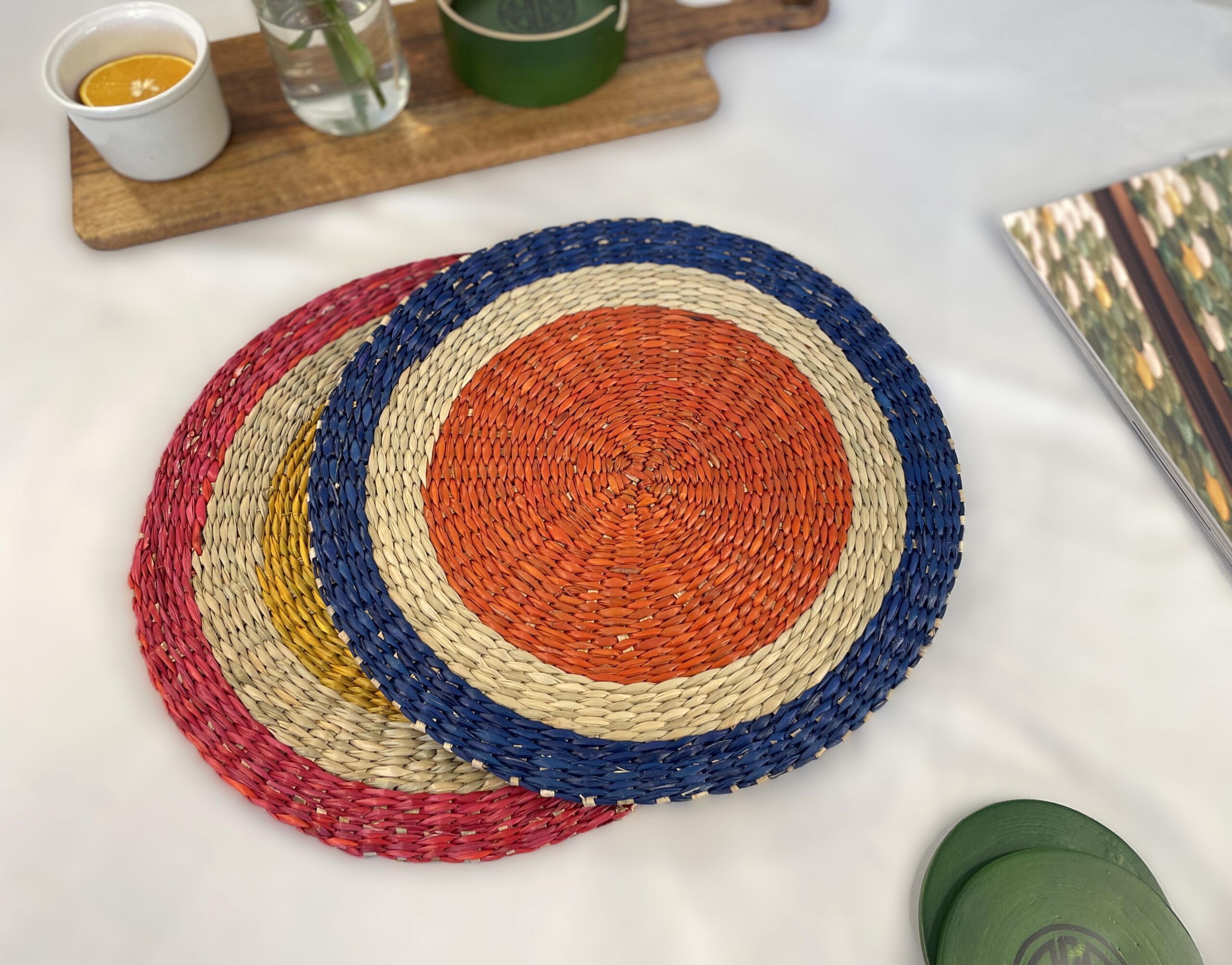 Round hand woven red mixed placemats set of 6, 30cm naturally heat-resistant easy-care perfect for dining table protection modern rustic farmhouse living - Image 3
