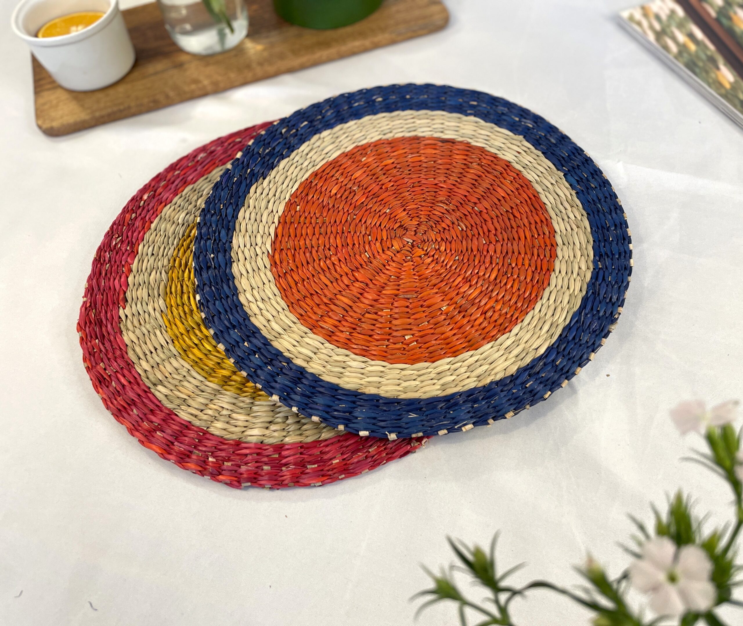 Round hand woven red mixed placemats set of 6, 30cm naturally heat-resistant easy-care perfect for dining table protection modern rustic farmhouse living - Image 4