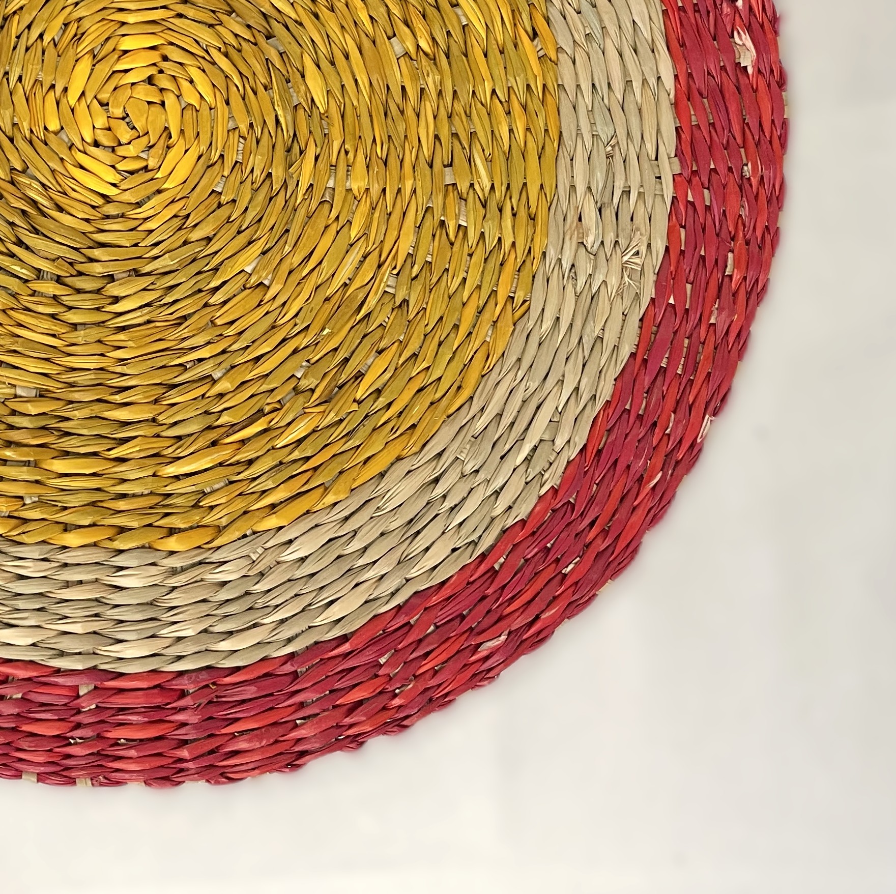 Round hand woven red mixed placemats set of 6, 30cm naturally heat-resistant easy-care perfect for dining table protection modern rustic farmhouse living - Image 7