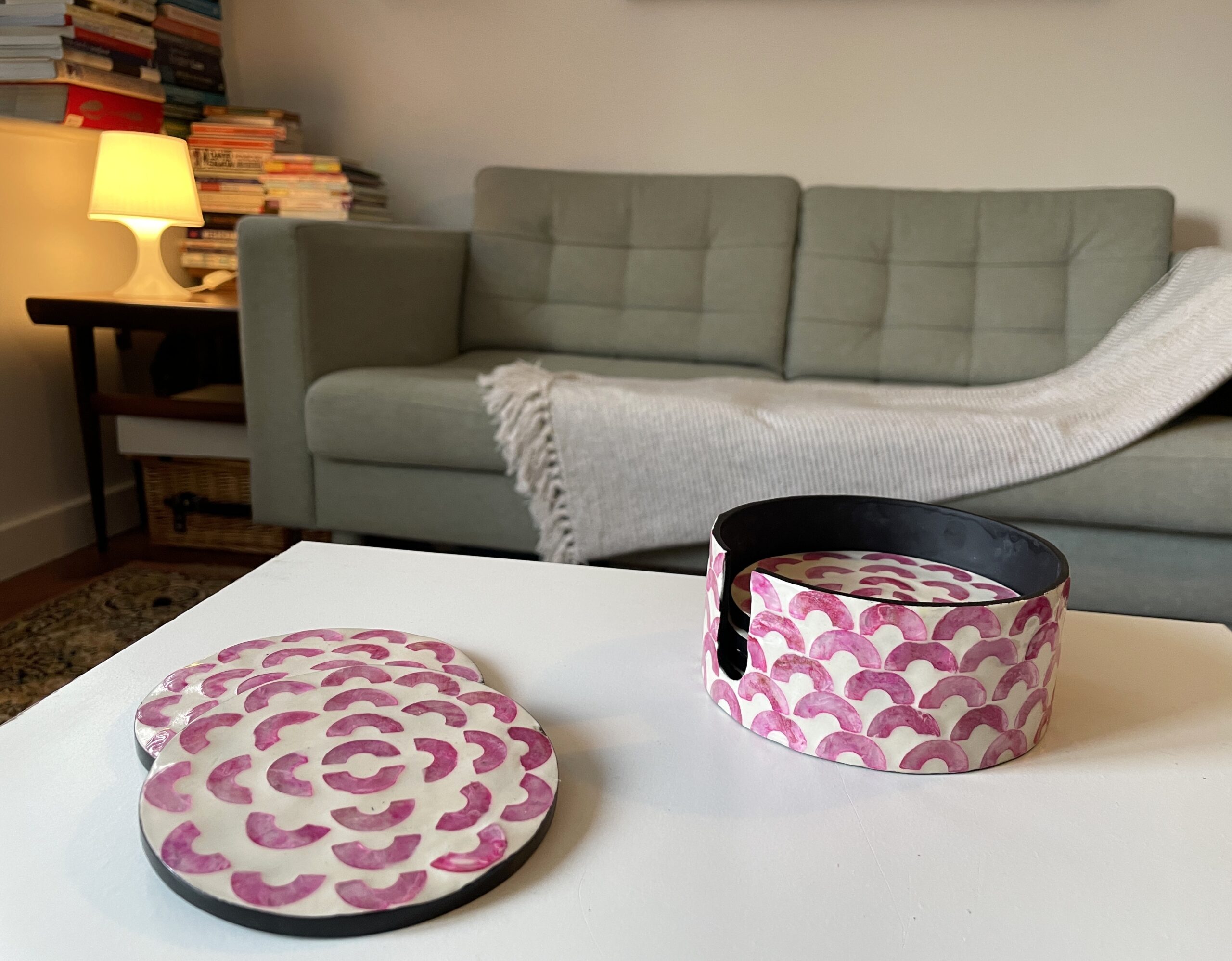 Tonking mother of pearl coaster pink set